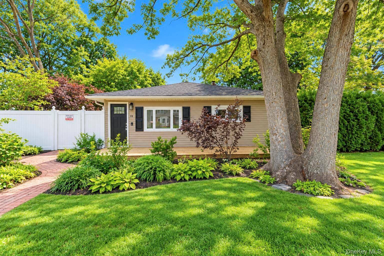 11 Tell AVE, Deer Park, NY 11729