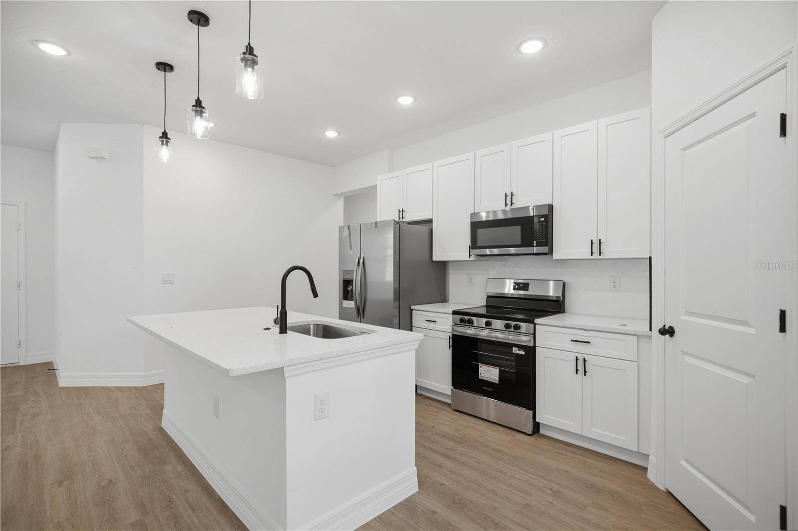 3839 W MIDWAY DR, Citrus Springs, FL 34433