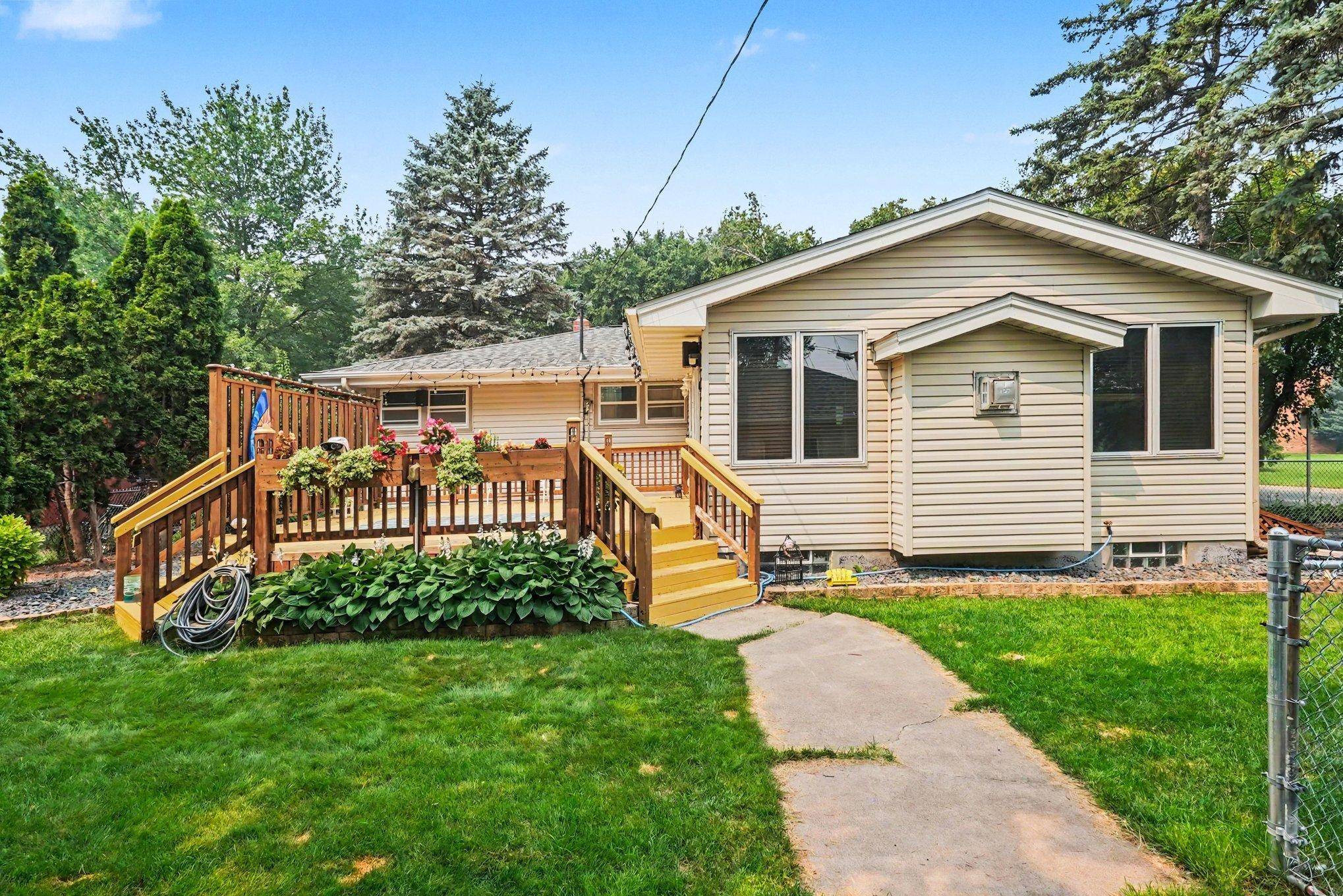 4858 Carolyn LN, White Bear Lake, MN 55110