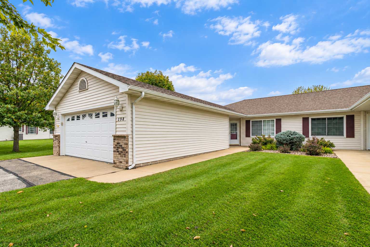 198 Cedar Cove LN, Owatonna, MN 55060