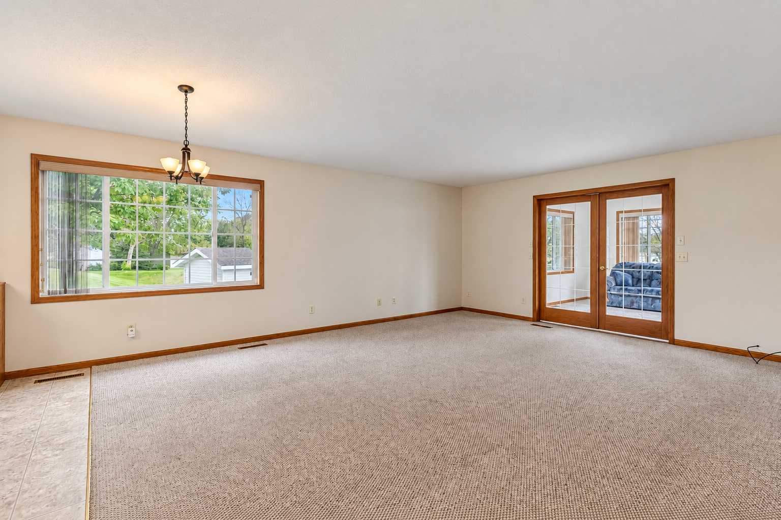 198 Cedar Cove LN, Owatonna, MN 55060
