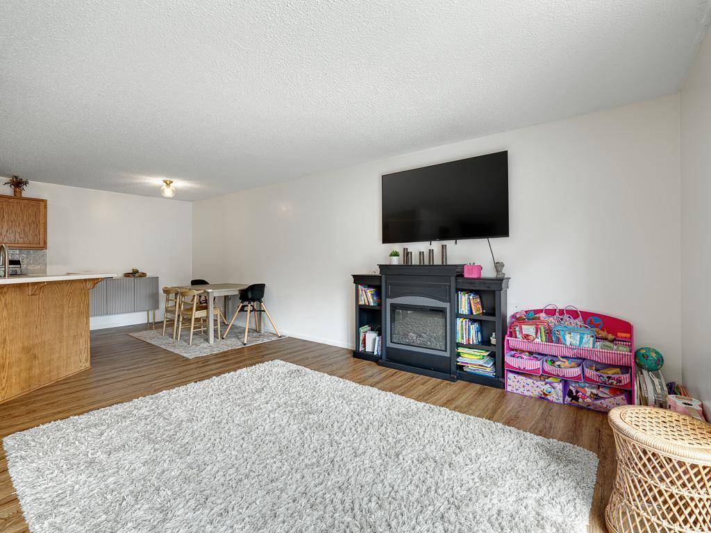 336 Gironde CT, Woodbury, MN 55125