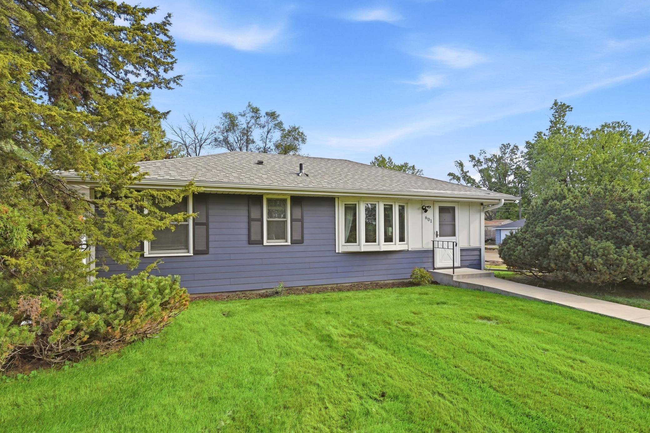 601 114th AVE NW, Coon Rapids, MN 55448