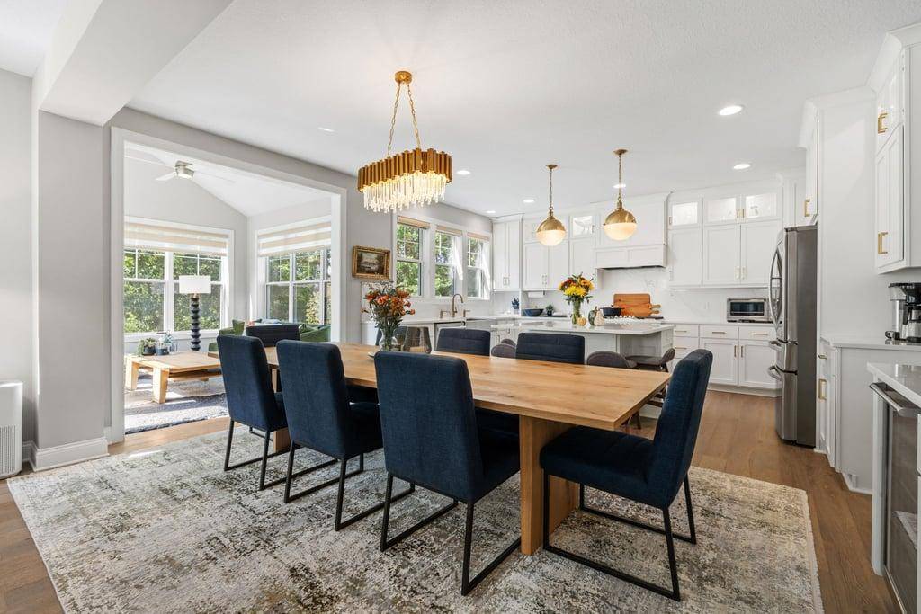 4386 Arbor DR, Woodbury, MN 55129