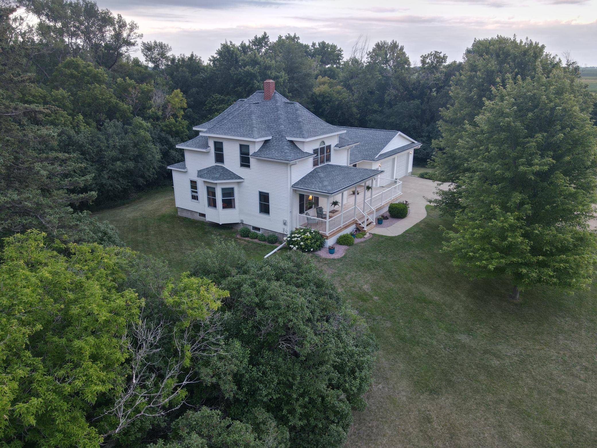 4060 50th AVE NW, Montevideo, MN 56265