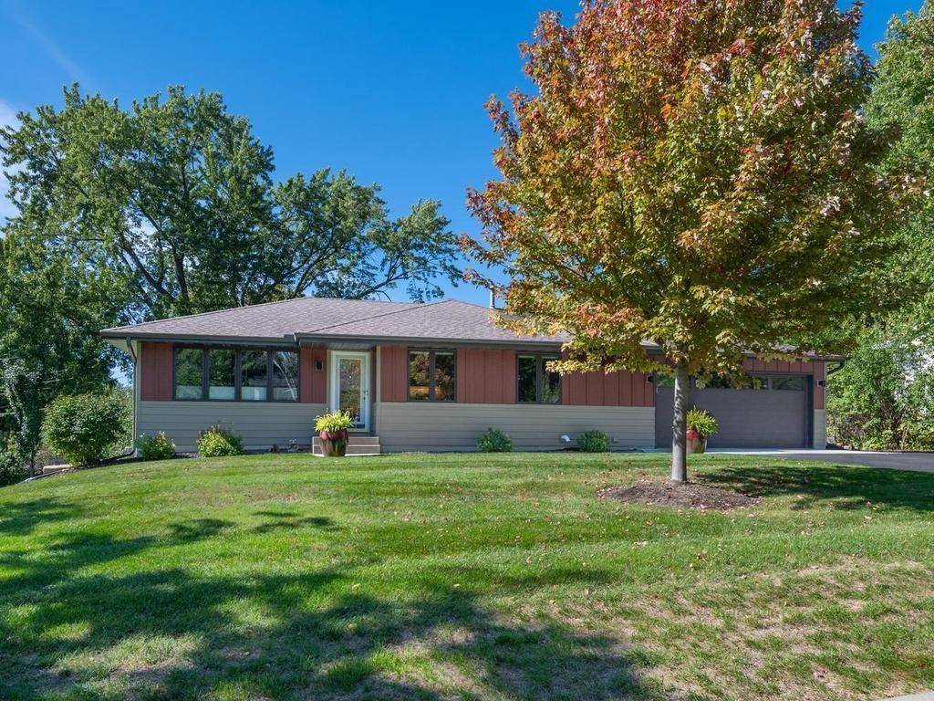 13008 Lakeview Drive DR, Burnsville, MN 55337