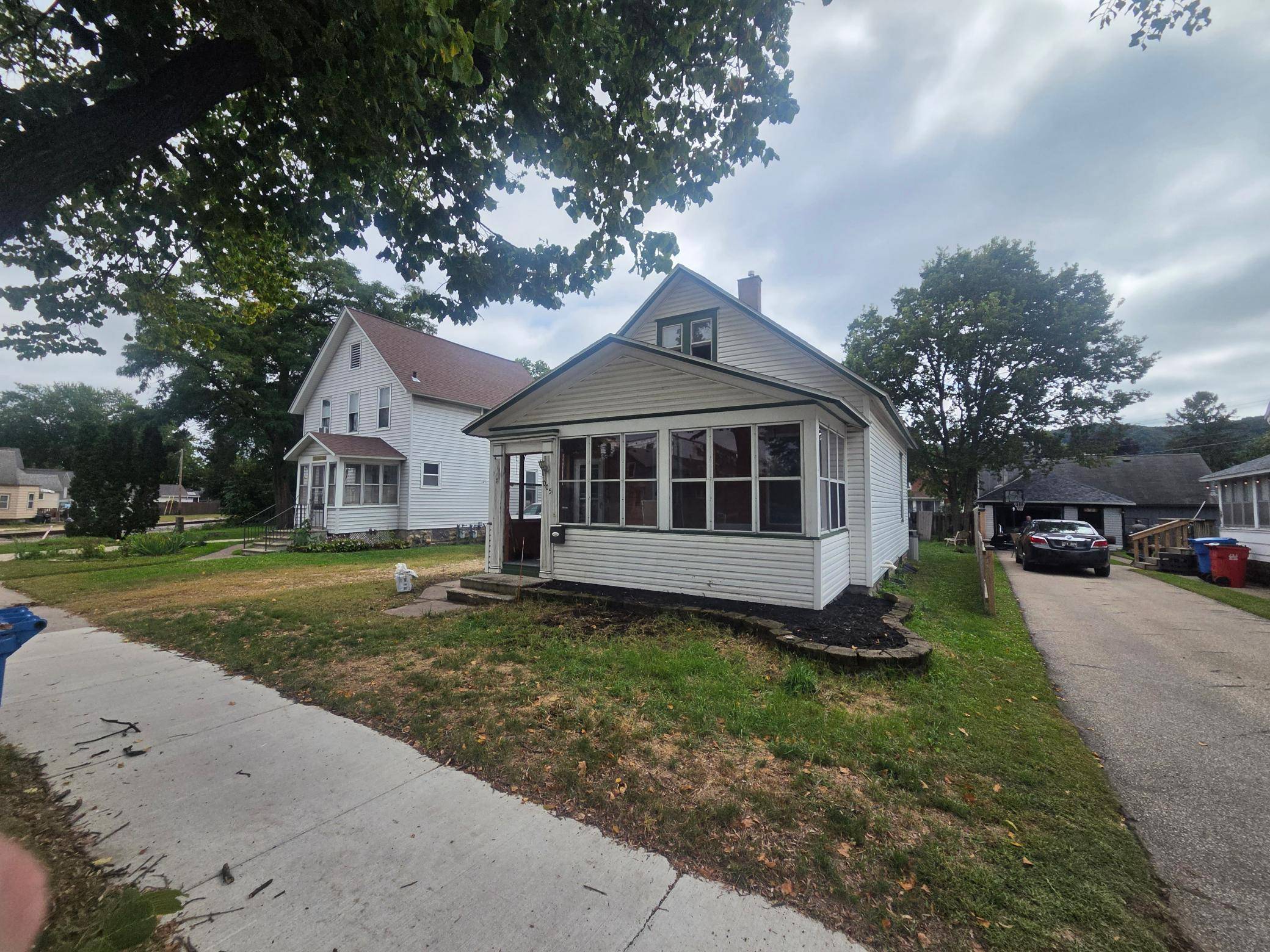 1005 W Broadway ST, Winona, MN 55987