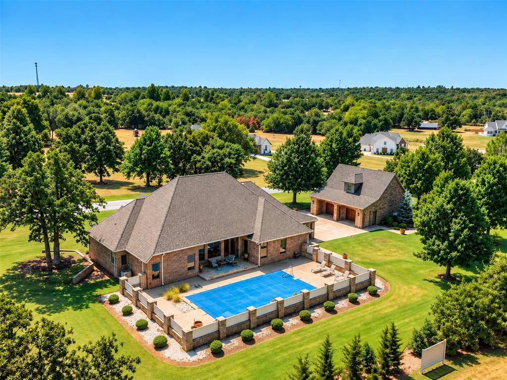 5950 Cox Canyon DR, Guthrie, OK 73044