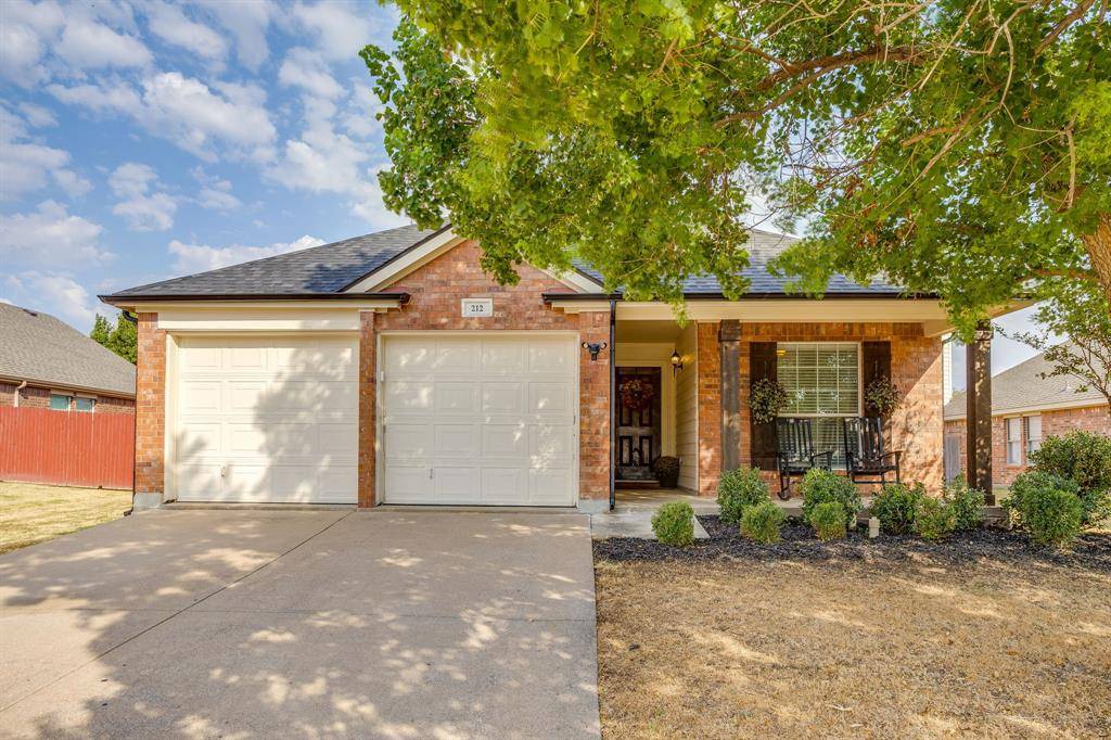 212 Bison Meadow Drive, Waxahachie, TX 75165