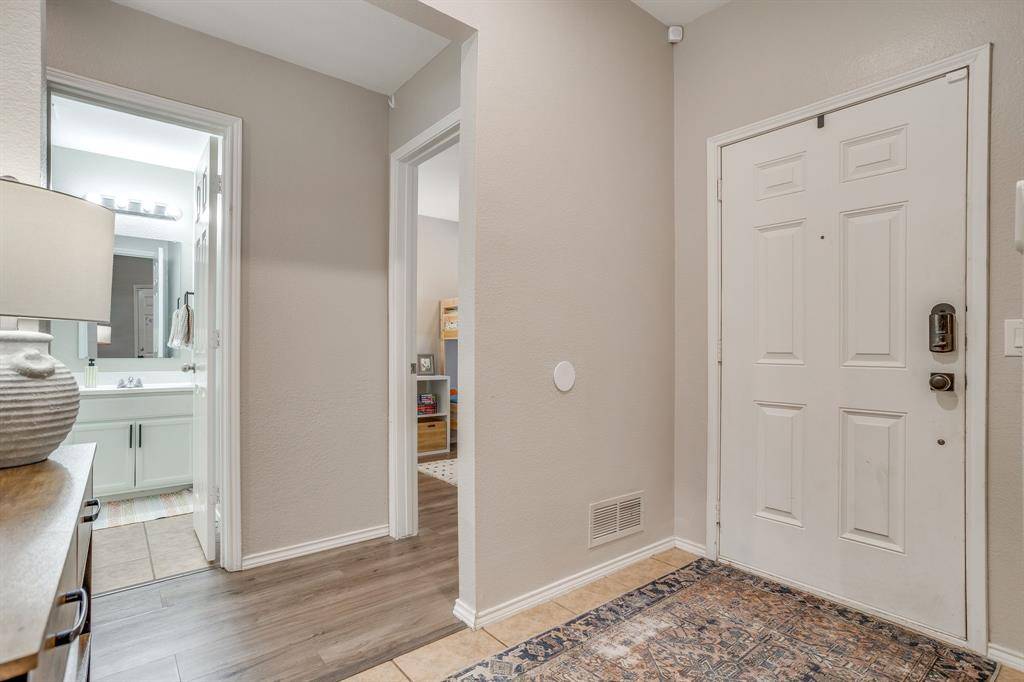 212 Bison Meadow Drive, Waxahachie, TX 75165