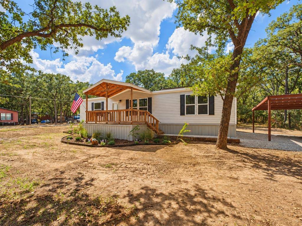 106 Summers Circle, Azle, TX 76020