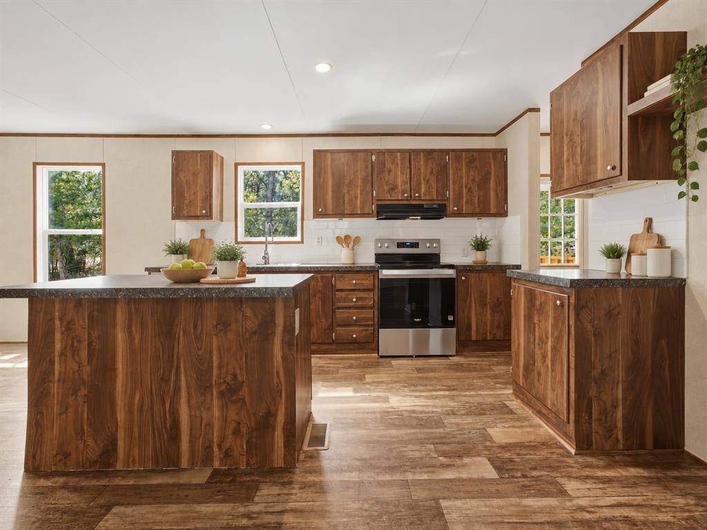 106 Summers Circle, Azle, TX 76020