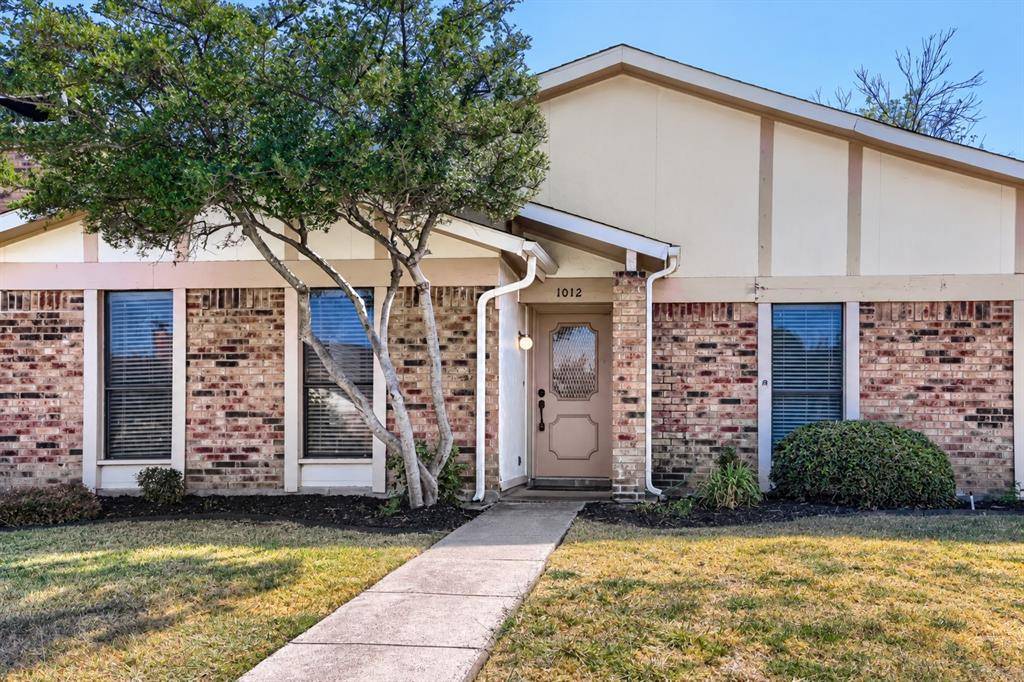 1012 Bellflower Drive, Carrollton, TX 75007