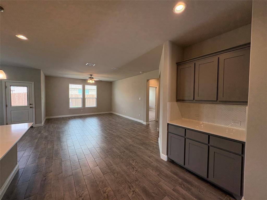 5267 Mountain View Drive, Krum, TX 76249