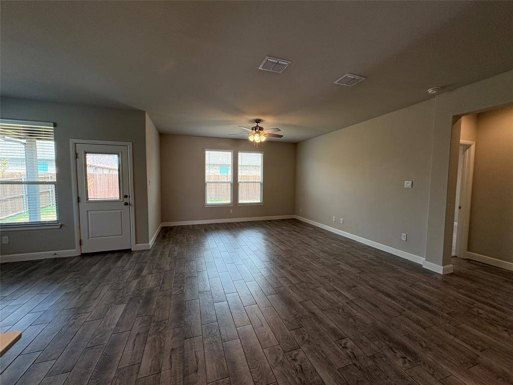 5267 Mountain View Drive, Krum, TX 76249