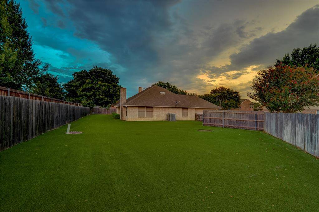 8240 Saddlebrook Drive, Benbrook, TX 76116