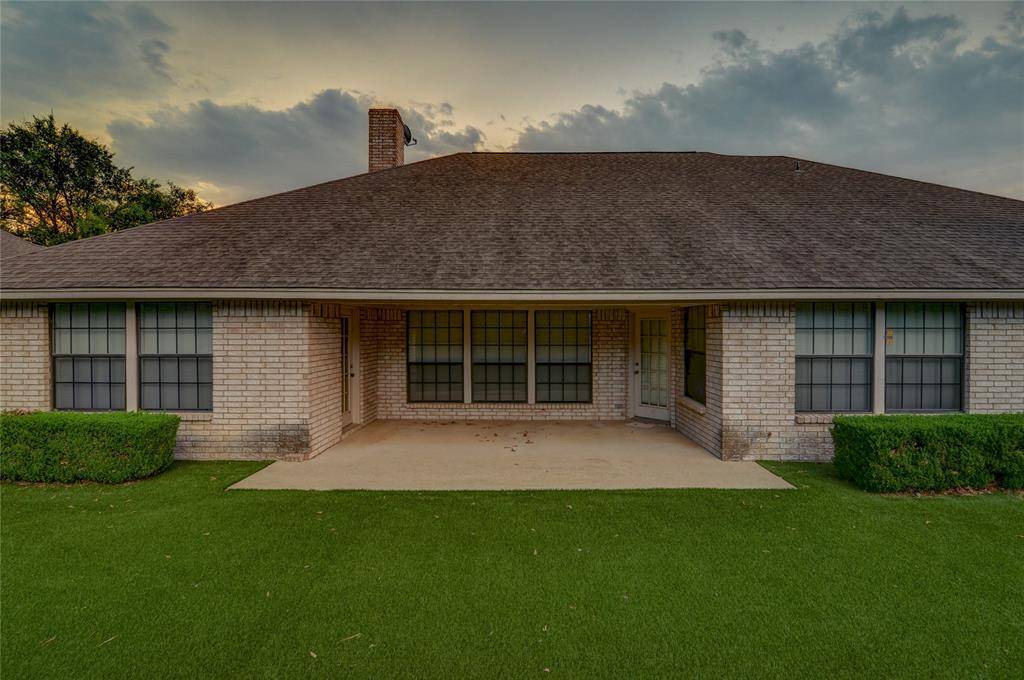 8240 Saddlebrook Drive, Benbrook, TX 76116