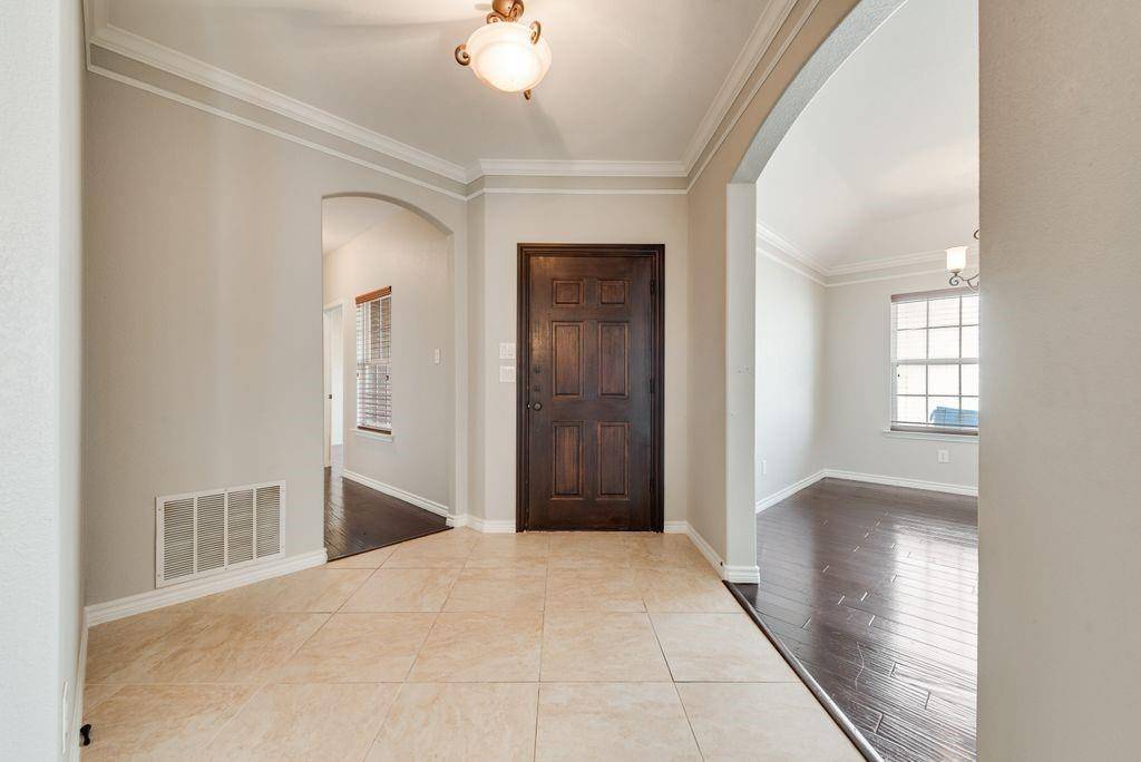 5846 Pinebrook Drive, The Colony, TX 75056