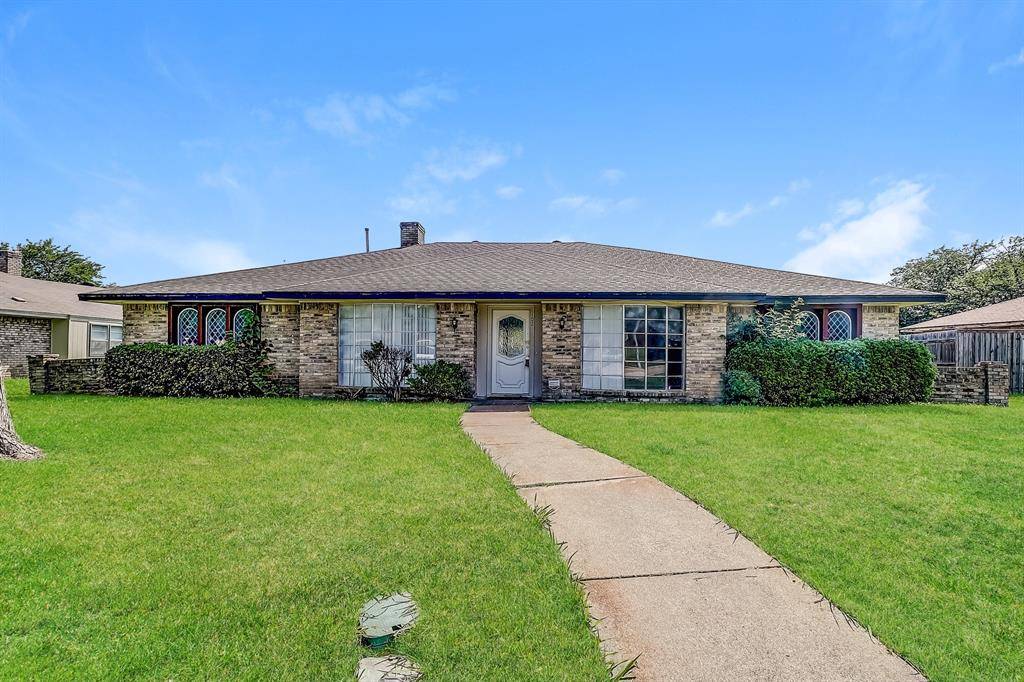 1021 Shadywood Lane, Desoto, TX 75115