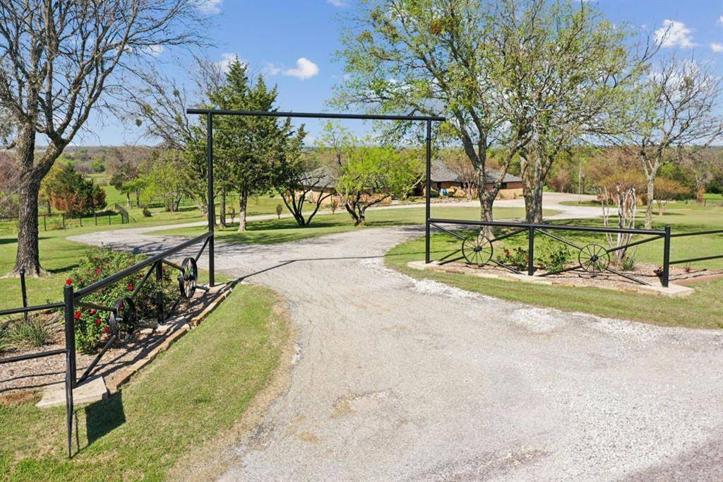 4517 Old Sherman Road, Whitesboro, TX 76273