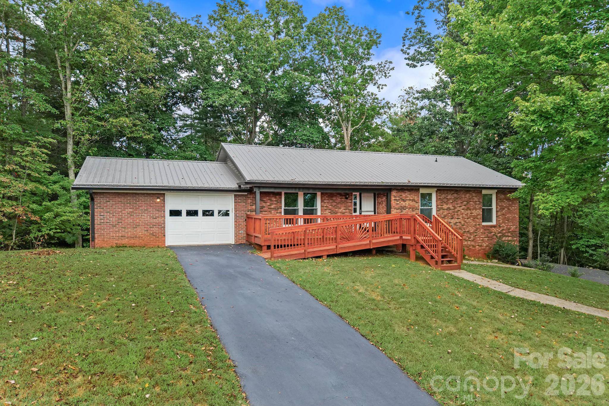 431 Pine Ridge RD, Mars Hill, NC 28754