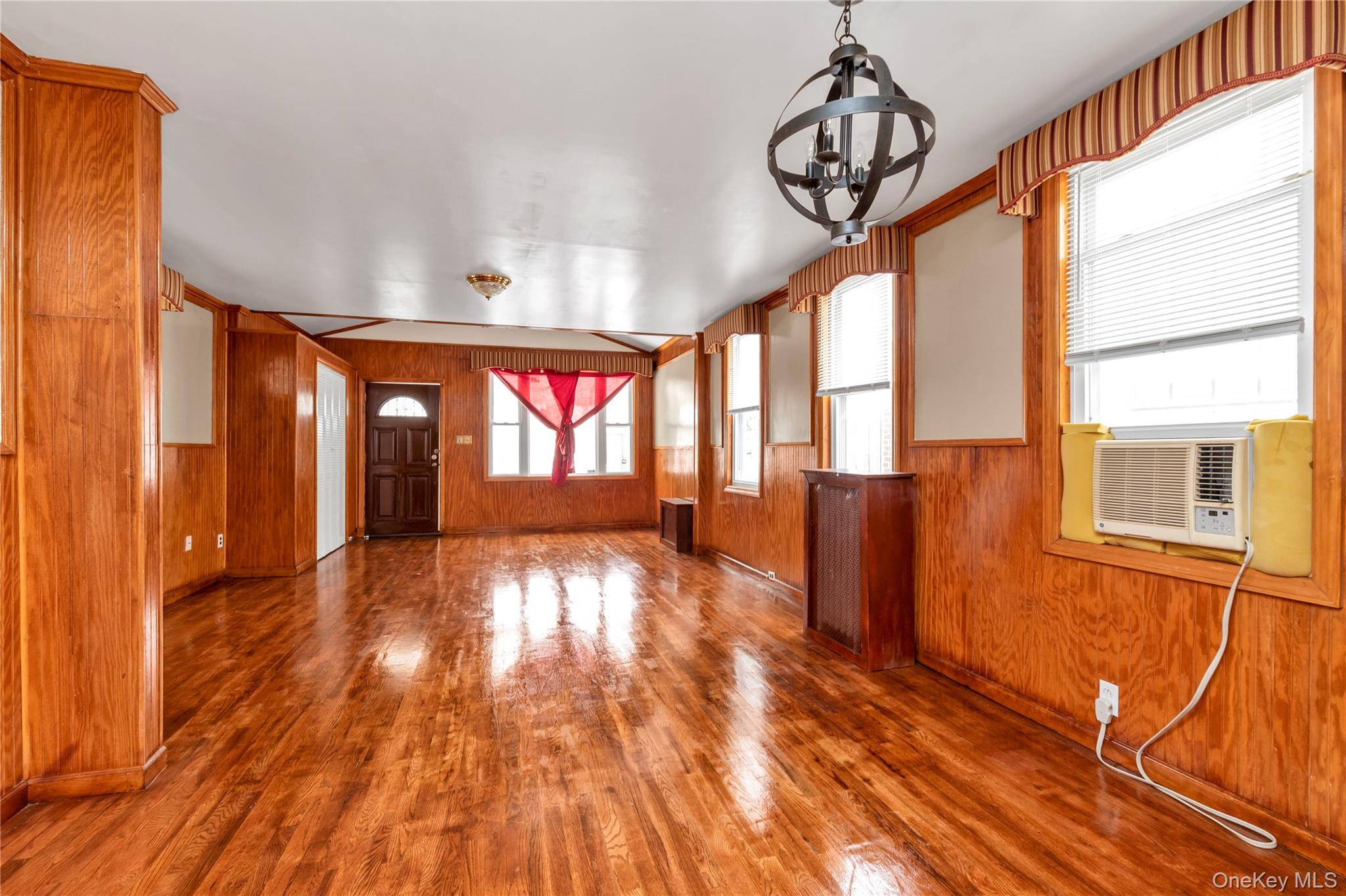 90-66 199th ST, Hollis, NY 11423