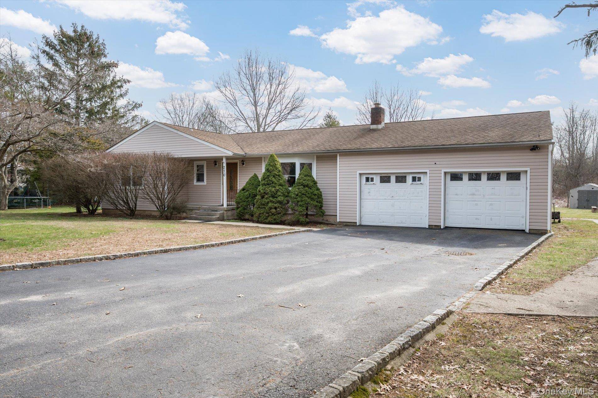 270 Old Commack RD, Kings Park, NY 11754