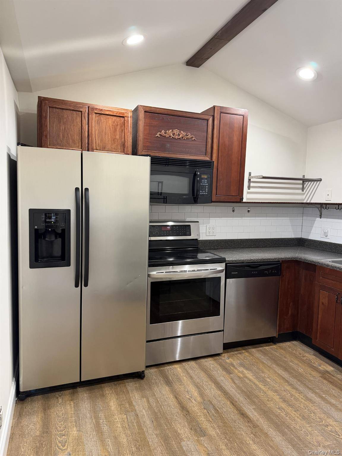 30 Orinoco DR #1, Bay Shore, NY 11706