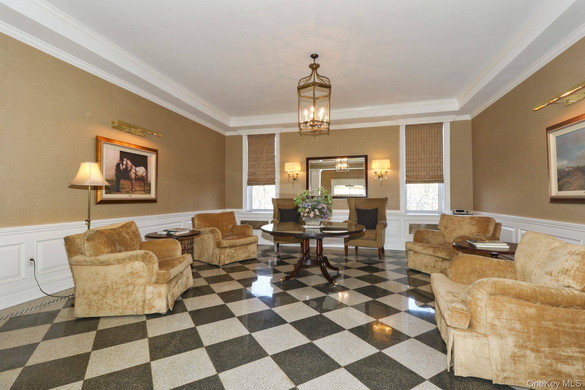 111 7th ST #404, Garden City, NY 11530