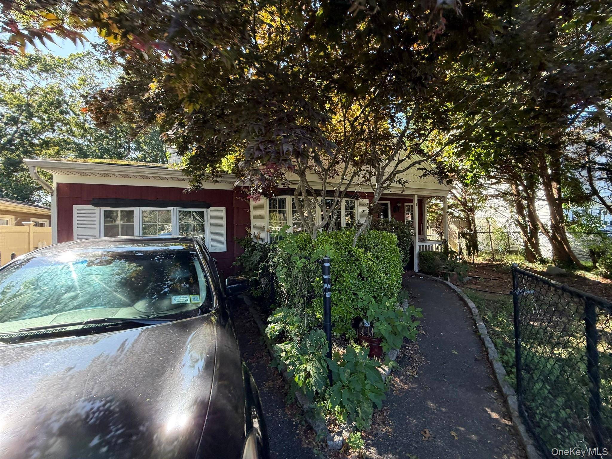 30 Oakwood DR, Shirley, NY 11967