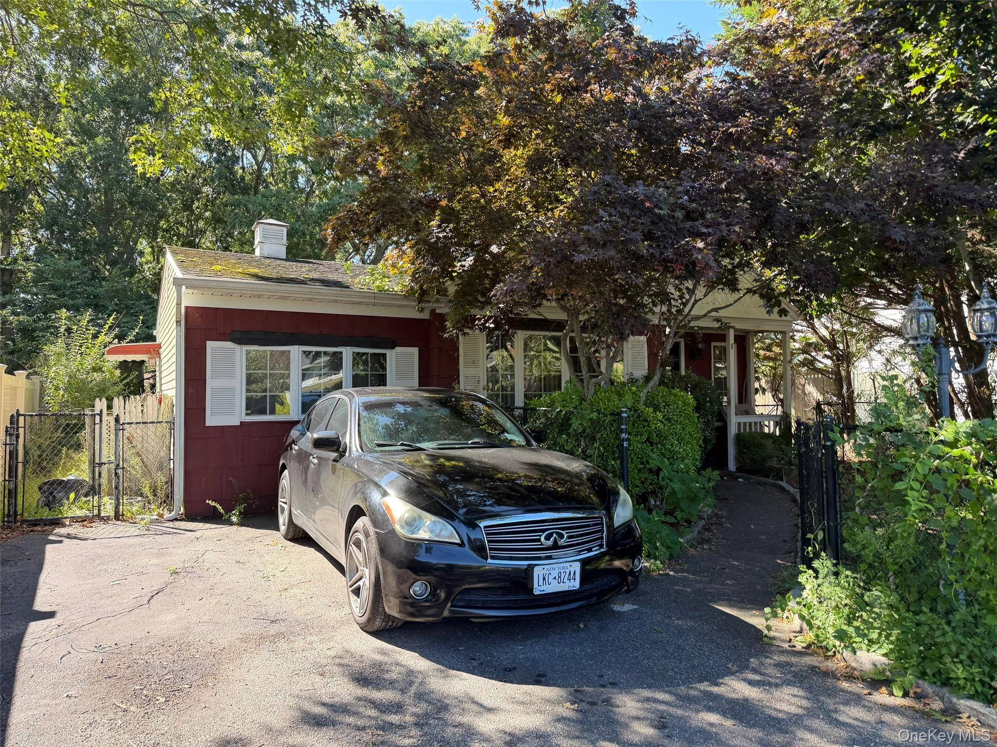 30 Oakwood DR, Shirley, NY 11967