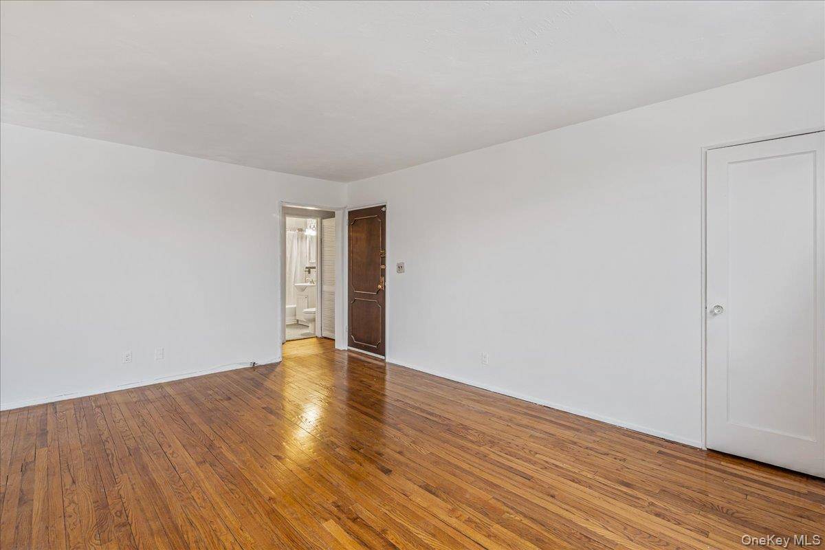 199-18 19th AVE #18, Whitestone, NY 11357