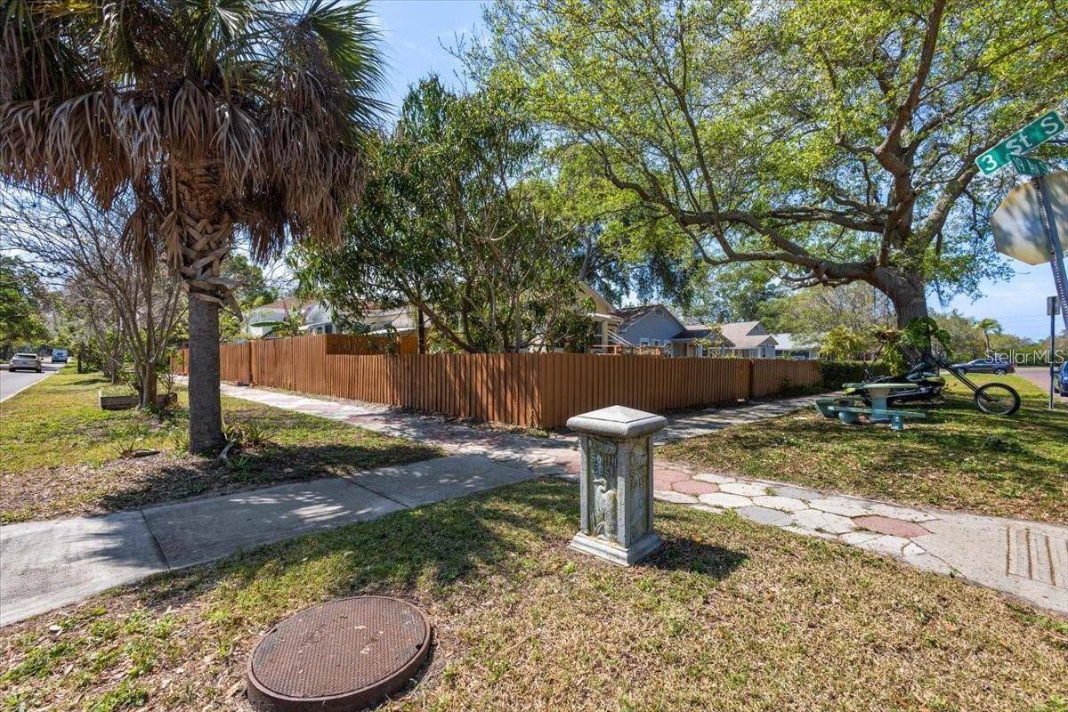 1901 3RD ST S, St Petersburg, FL 33705