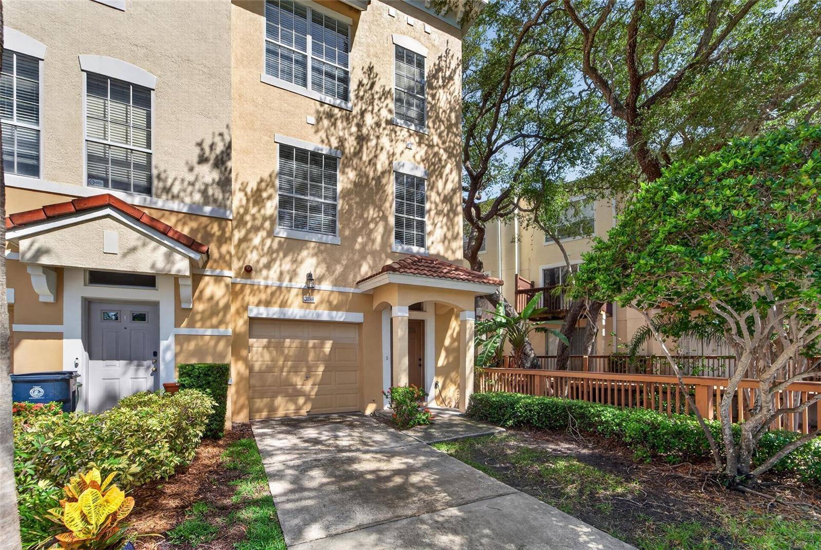 3186 BAYSHORE OAKS DR, Tampa, FL 33611