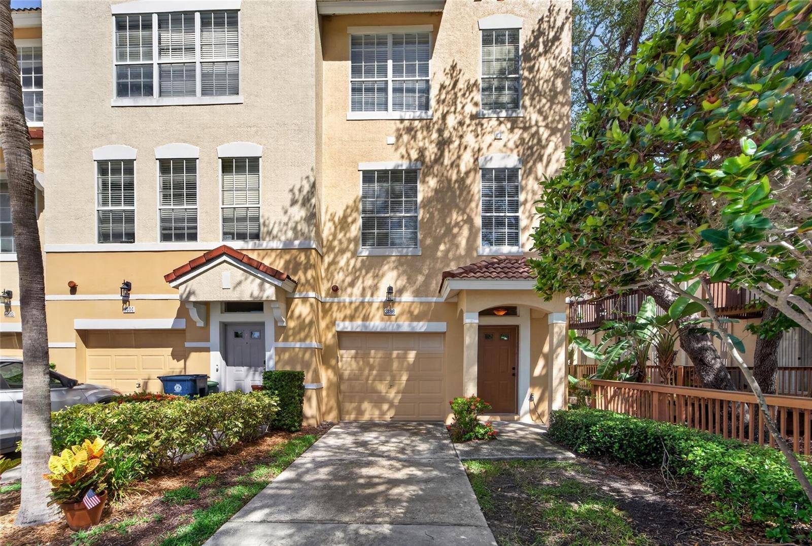 3186 BAYSHORE OAKS DR, Tampa, FL 33611
