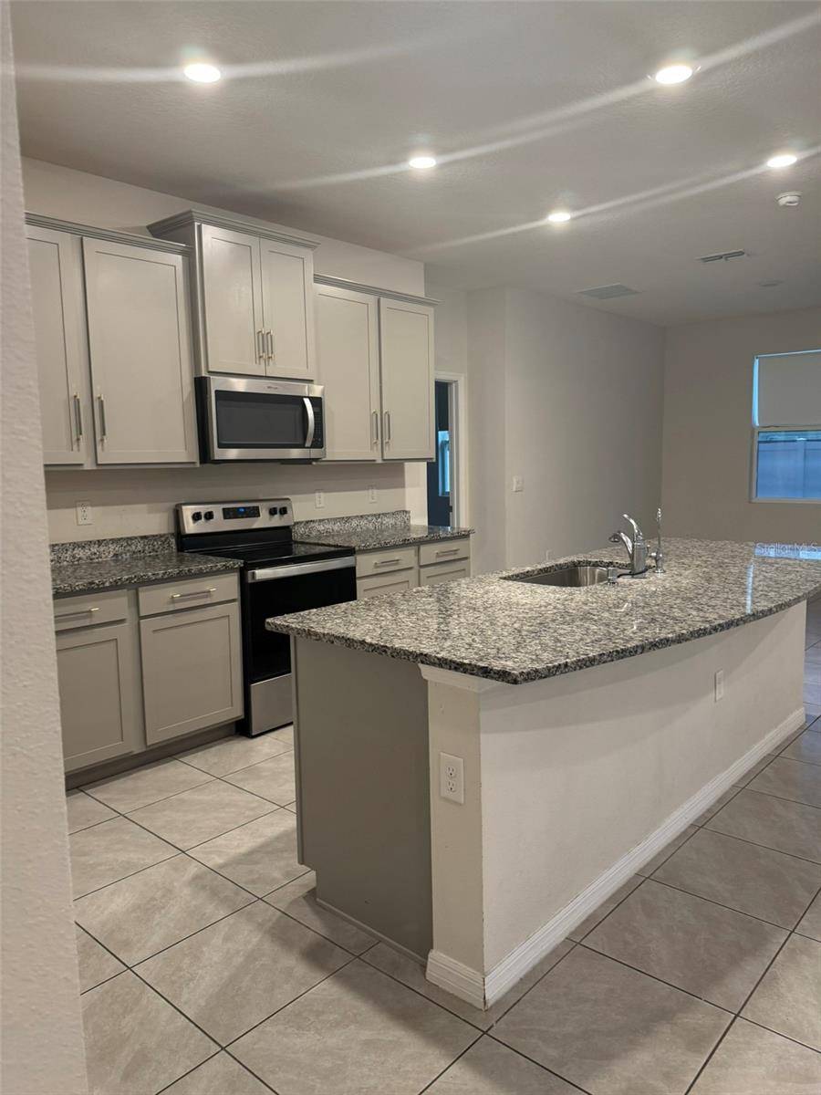 12463 SHINING WILLOW ST, Riverview, FL 33579