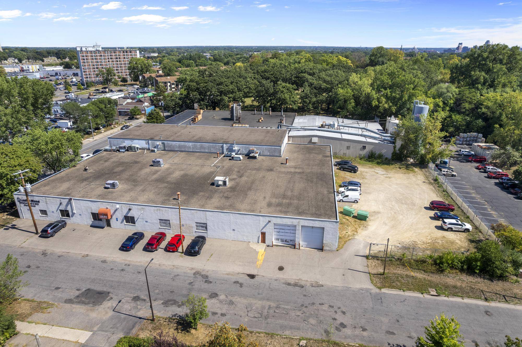 976 Minnehaha AVE W, Saint Paul, MN 55104