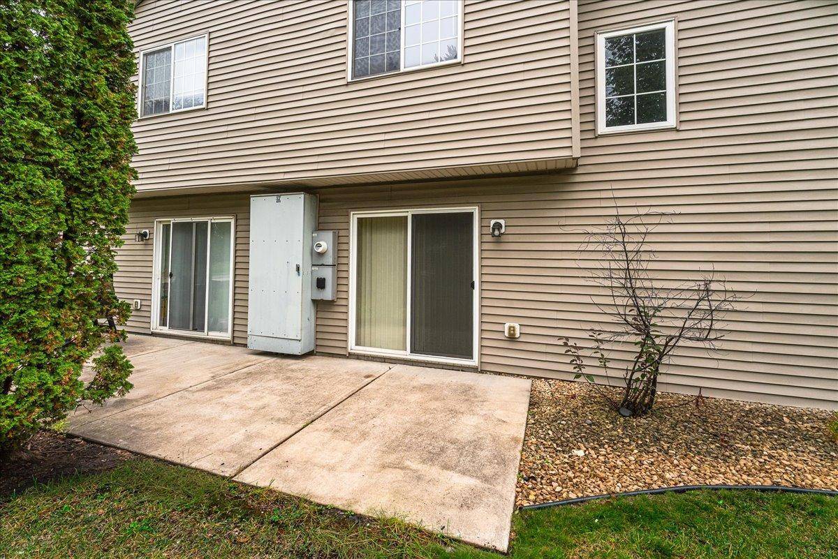 8334 Delaney DR, Inver Grove Heights, MN 55076