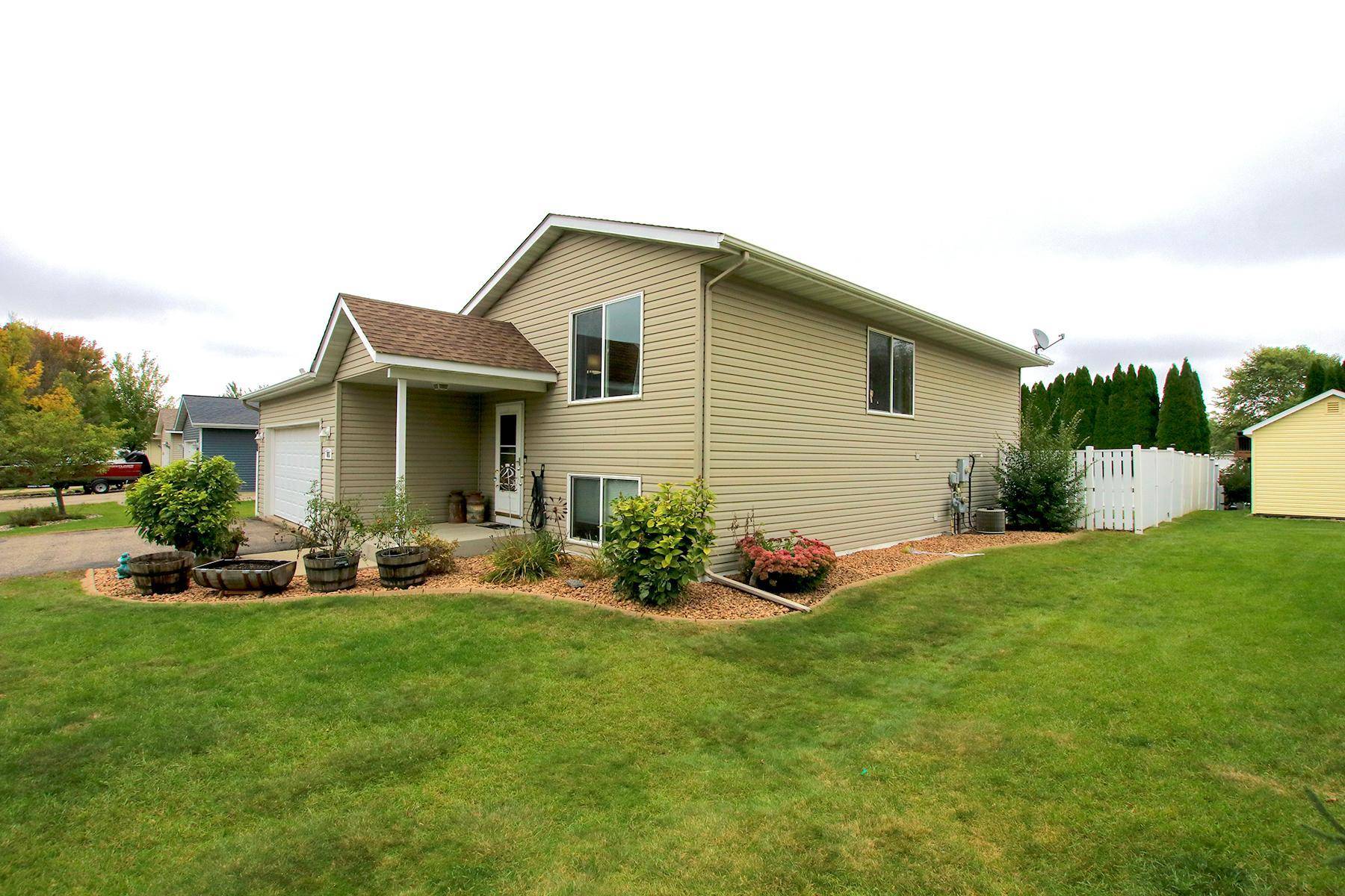 715 Louisiana ST NW, Hutchinson, MN 55350