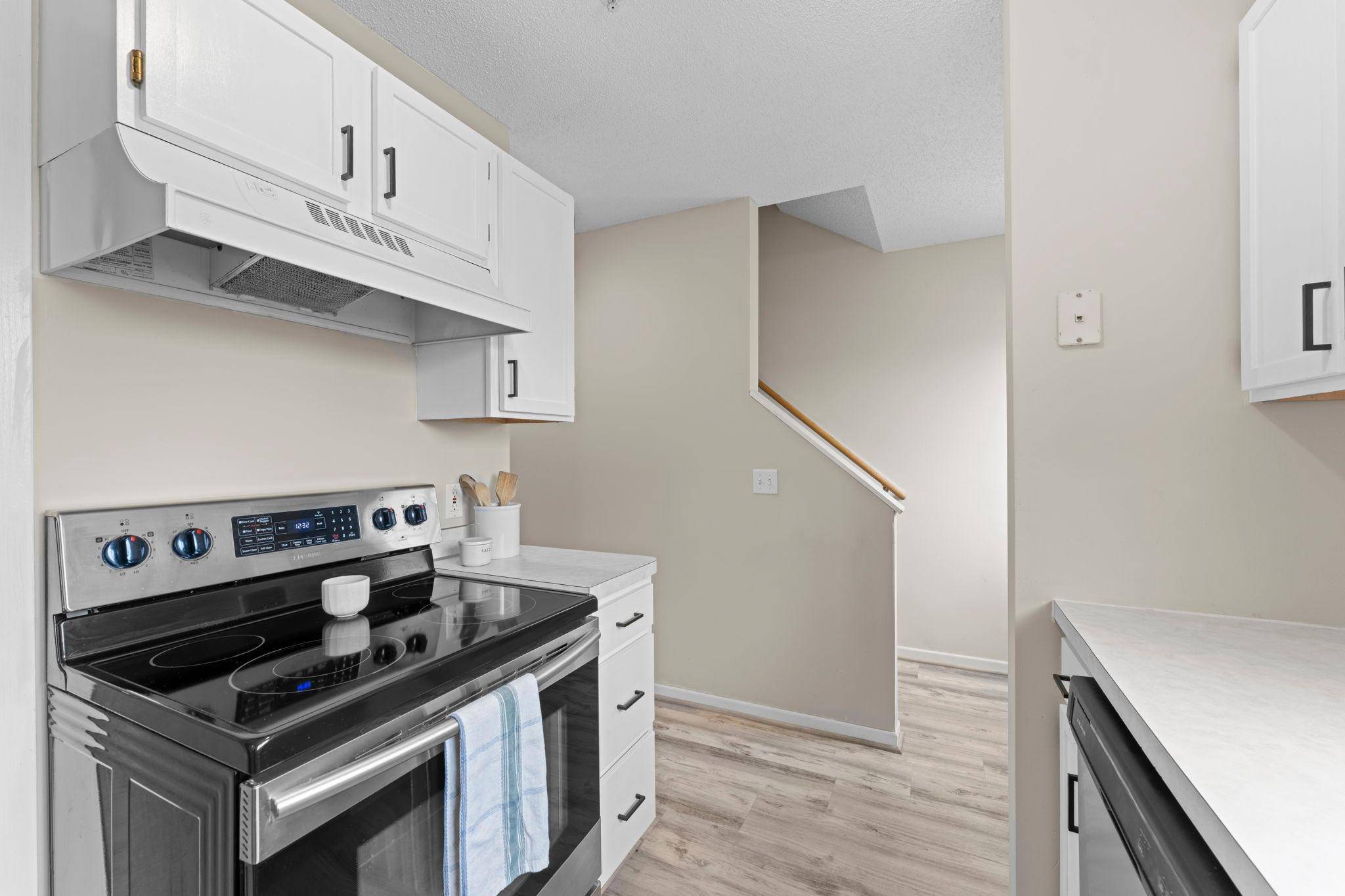 13092 Murdock TER, Eden Prairie, MN 55347