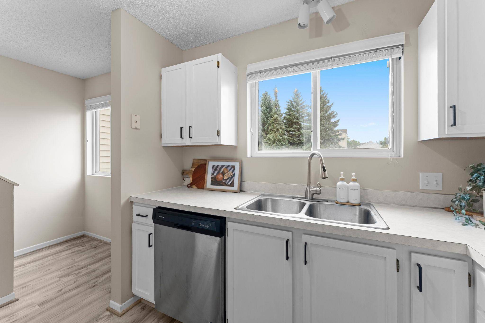 13092 Murdock TER, Eden Prairie, MN 55347