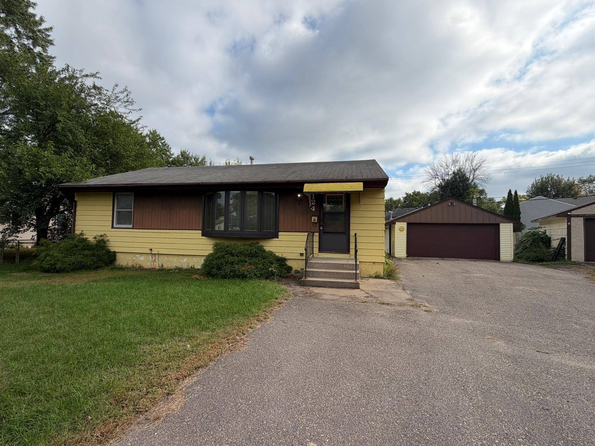 124 Gibraltar RD, Fridley, MN 55421
