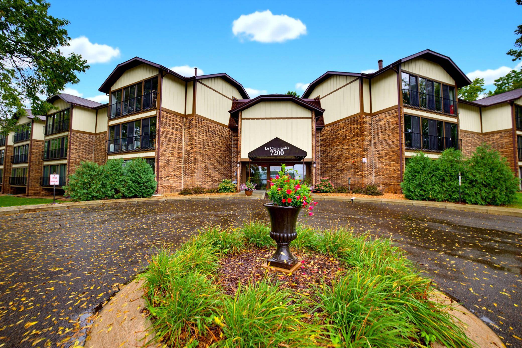 7200 Cahill RD #106, Edina, MN 55439