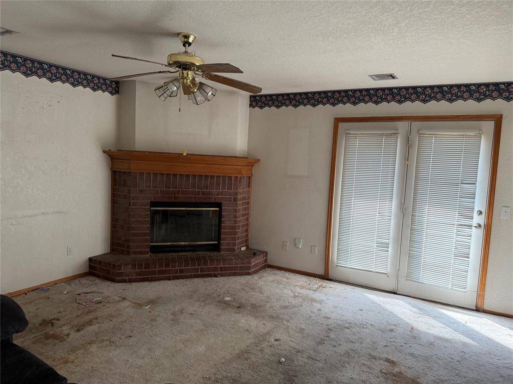1032 Cambridge CT, Moore, OK 73160