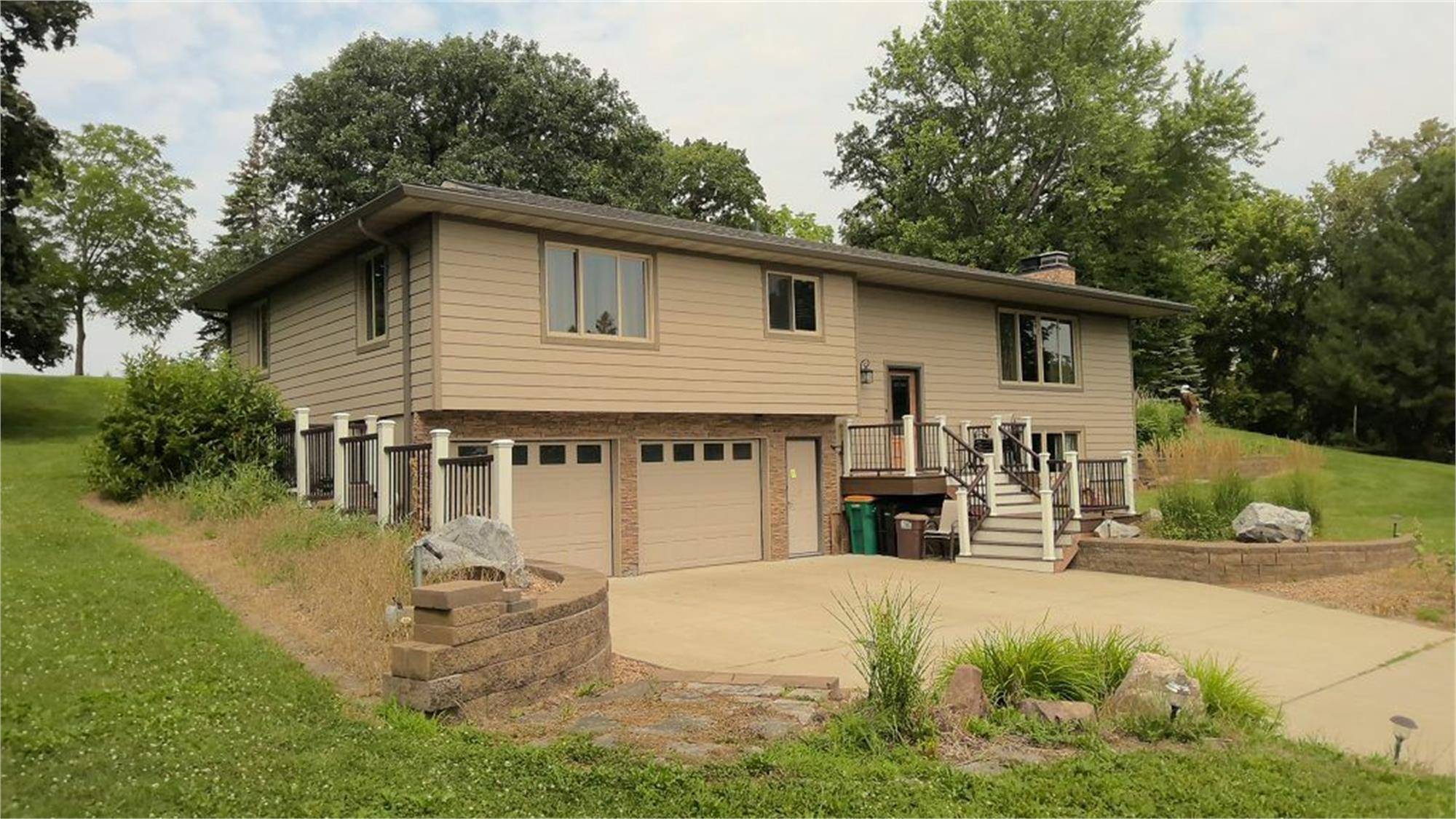 21899 Douglas AVE, Albert Lea, MN 56007