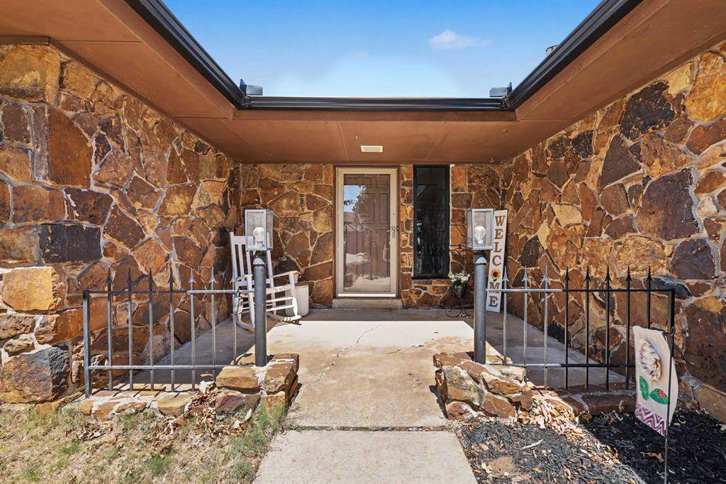 8305 NW 115th ST, Oklahoma City, OK 73162