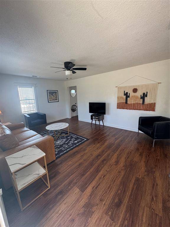 108 NW 30th Street, Fort Worth, TX 76106