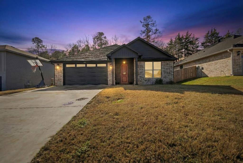 237 Oak Valley Drive, Gilmer, TX 75644