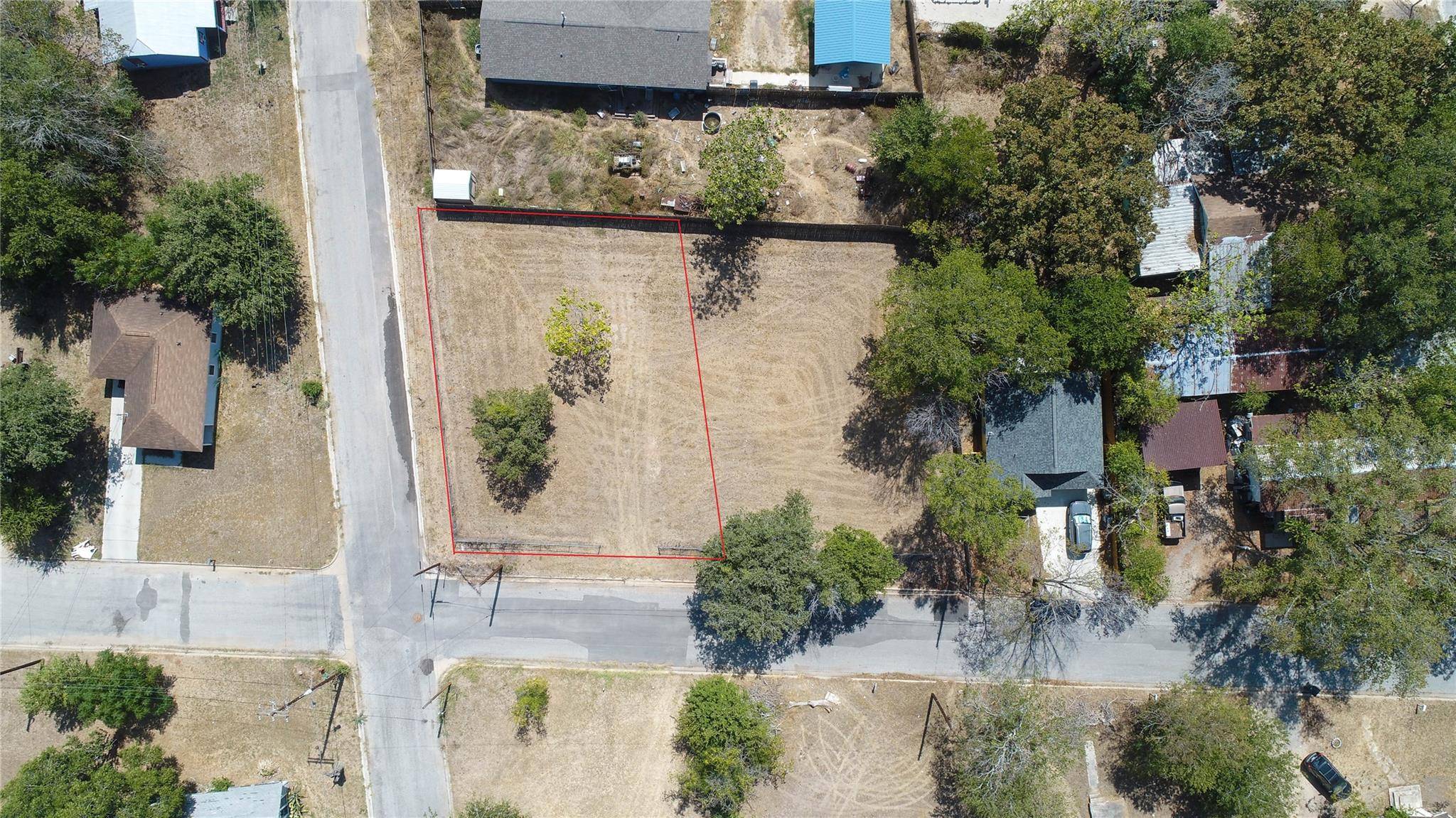 1602 Cummings ST, Luling, TX 78648