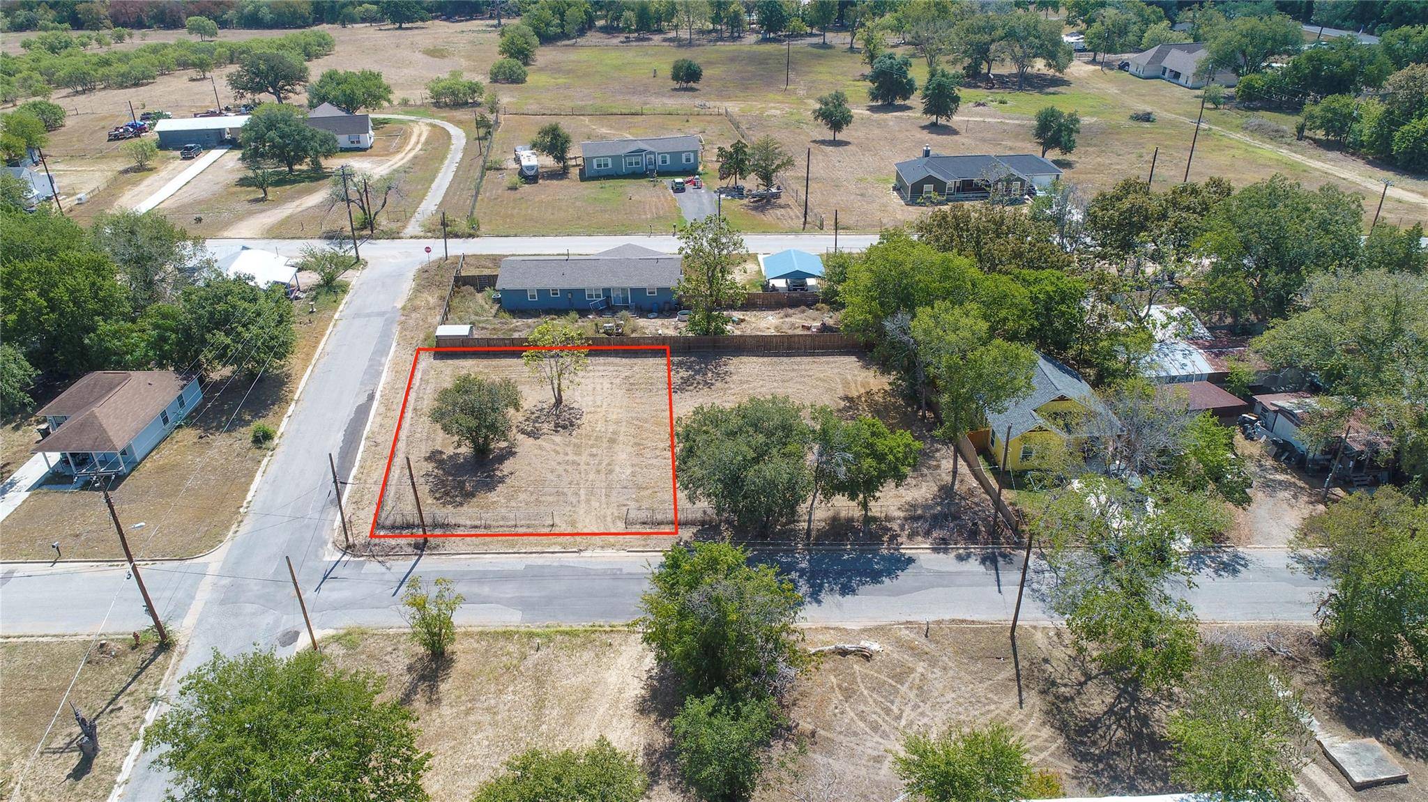 1602 Cummings ST, Luling, TX 78648